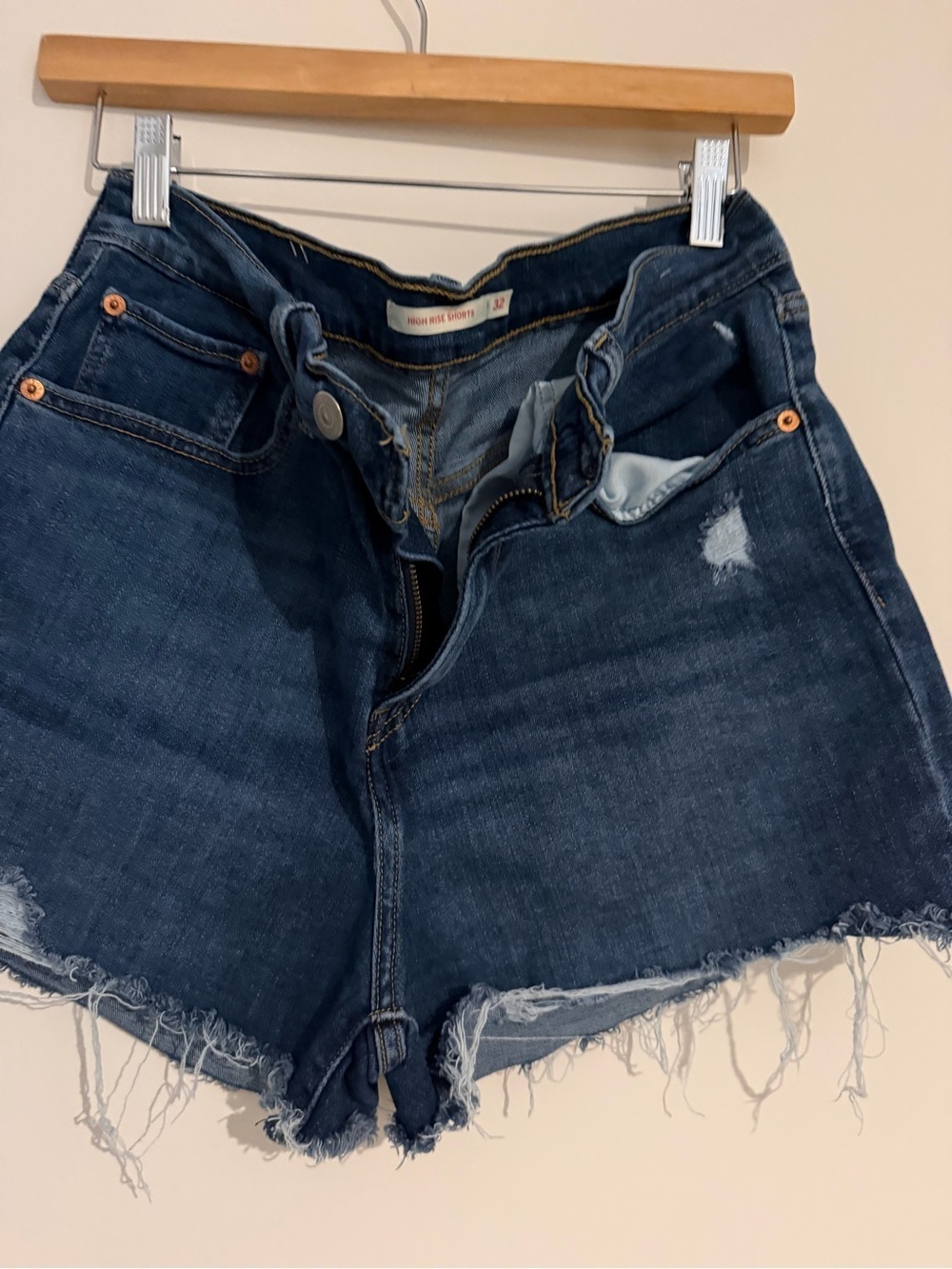Levi’s Dark Blue High-Rise Denim Shorts Women’s Size 32 - Picture 3 of 11
